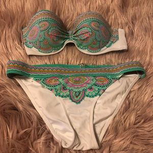 Victoria secret xs and 32b